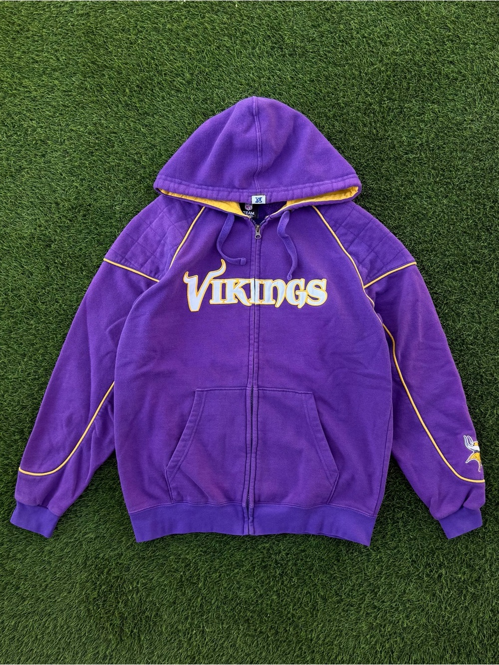 Vintage 00s Minnesota Vikings Zip Up Hoodie Embroidered Purple NFL Team Apparel
